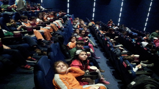 İlkokul Miniklerinin Sinema Keyfi