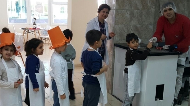 Adana Okyanus Koleji Anaokulu Yıldızlar Grubu Fastrakids Dersinde