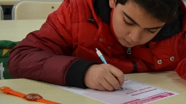 Adana Kampüsünde Bursluluk Sınavı Gerçekleşti