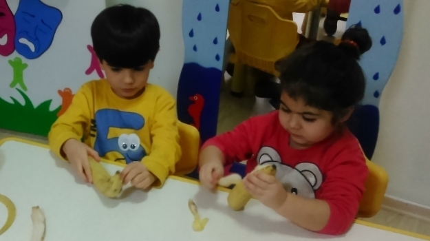 Adana Okyanus Koleji Çiçekler Grubu Sağlıklı Besleniyor
