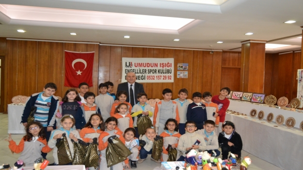 Adana Okyanus İlkokulu Sergi Ziyaretinde