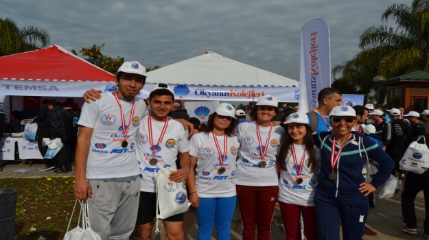 Adana Okyanus Koleji Uluslararası Kurtuluş Yarı Maratonu'nda