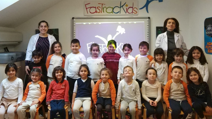 Ataşehir Okul Öncesi Yıldızlar Grubu Fastrackids Dersinde