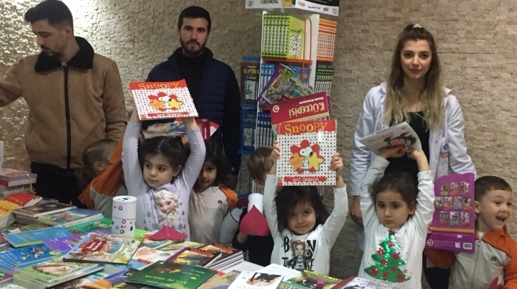 Avcılar Okyanus Koleji İnciler Sınıfı Kitap Fuarı Projesinde