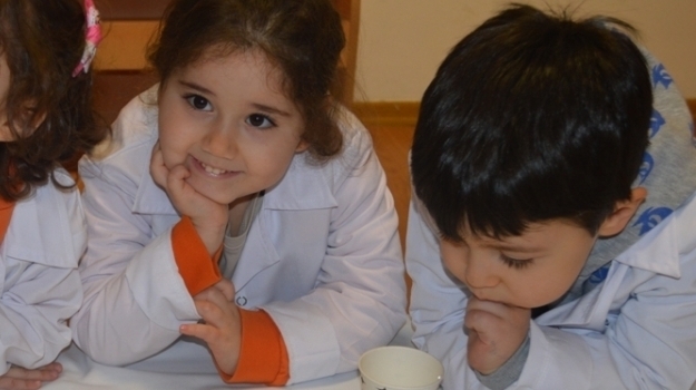 Bahçelievler Okyanus Okul Öncesi A ve B Grubu Öğrencileri Küçük Bilim Adamları Etkinliğinde