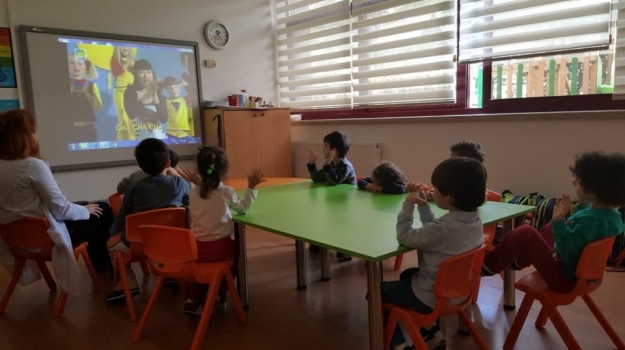 Bahçelievler Okyanus Okul Öncesi Balıklar Grubu Bilingual Derslerinde Eğlenerek Öğreniyor