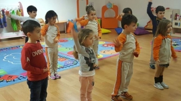 Bahçelievler Okyanus Okul Öncesi Öğrencileri İlgi Yetenek Merkezi Dans Dersinde