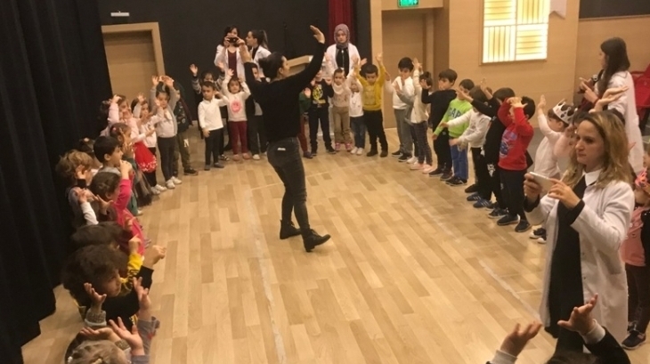Bayrampaşa Okyanus Koleji A ve B Grupları İlgi-Yetenek Drama Dersinde