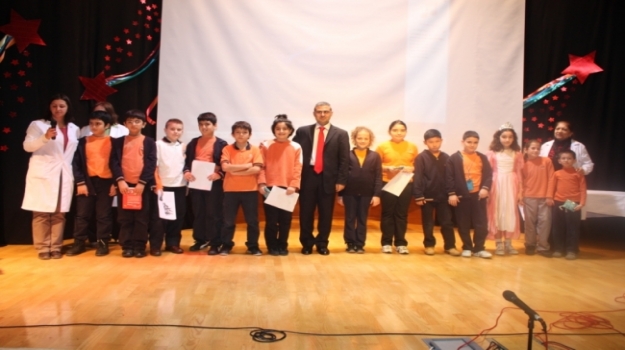 Beylikdüzü Kampüsünde 4. ve 5. Sınıflar Masal Anlatma Yarışması