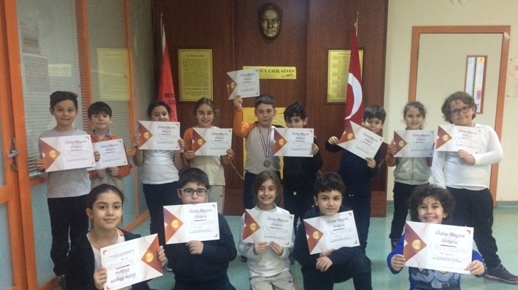Beylikdüzü Okyanus Koleji İlkokul kademesi öğrencileri MentalUP ‘Madalya ve Üstün Başarı Belgesi’ ödüllerini aldılar.