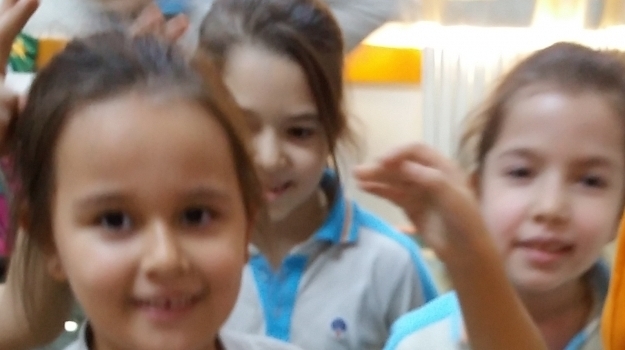 Beylikdüzü Okyanus İlkokul Öğrencilerinin Fransızca Körebe Oyunu