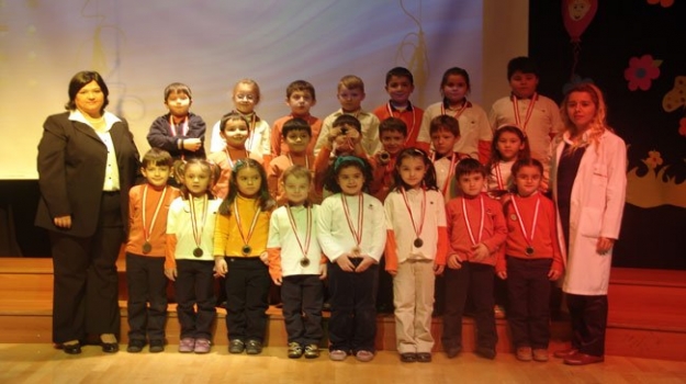 Beylikdüzü Okyanus Kolejinde Madalya Töreni