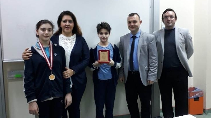 Beylikdüzü Okyanus Ortaokulu Aralık Ayı Örnek Öğrenci ve LGS Öğrencilerine Madalyaları Verildi