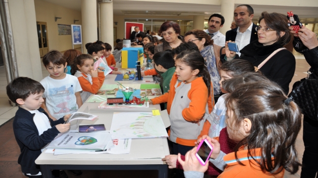 "Bilim Dünyasına Yolculuk" Sergisi