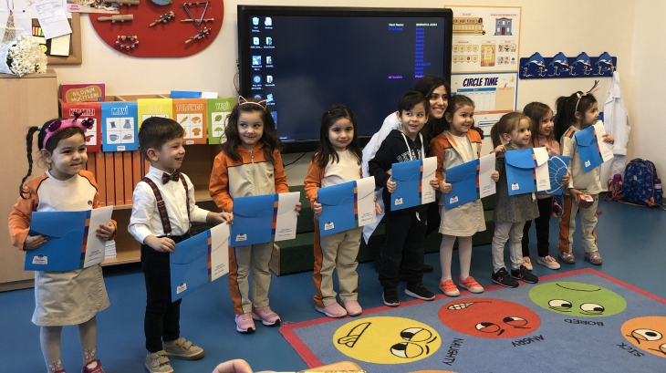 Bornova Okyanus Koleji Okul Öncesi Grubu Öğrencilerimizin Karne Sevinci