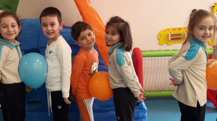 Bornova Okyanus Koleji Yıldızlar, Bulutlar ve Gezegenler Grubu Oyun Dersinde