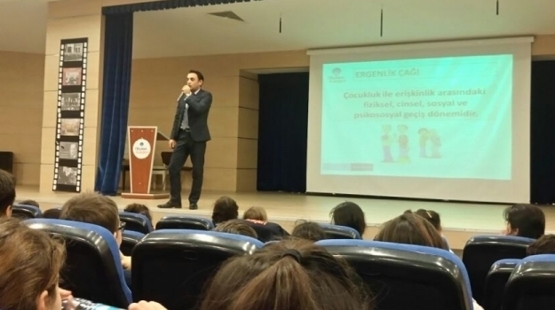 Ataşehir Ortaokulda 'Ergenlik ve Biz' Konulu Seminer Yapıldı