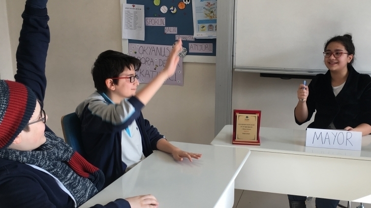 7-A Sınıfı Öğrencilerinden "Town Facilities" Etkinliği