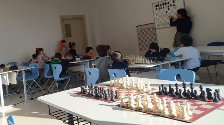 Eryaman Okyanus Koleji Okul Öncesi Kademesi Öğrencileri Satranç Dersindeler