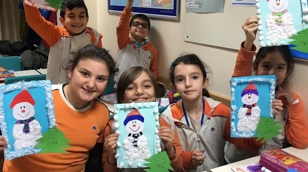 Fatih Okyanus İlkokul Almanca Kulübü Yeni Yıl Kartı Hazırlıyor