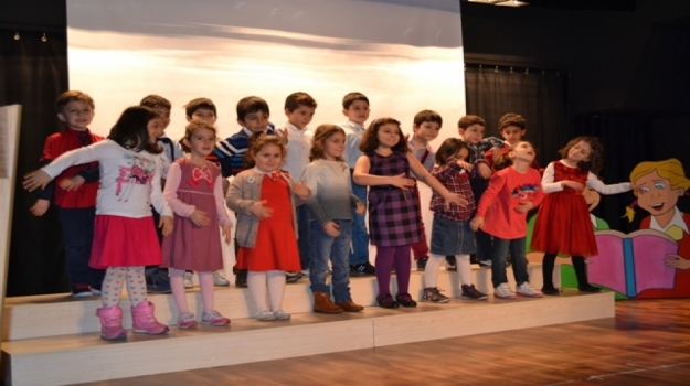 Fatih Okyanus'ta 1. Sınıflar'ın Madalya Töreni
