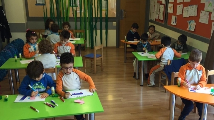 Fatih Okyanus Koleji İnciler Grubu Sanat Dersinde