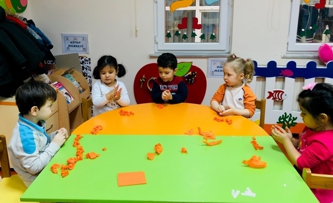 Güneşli Okyanus Koleji Okul Öncesi Çiçekler Grubu Fen ve Doğa Dersinde