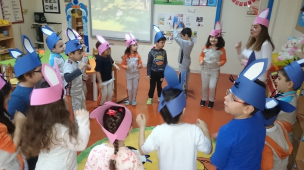Güneşli Okyanus Koleji Okul Öncesi Gökkuşağı Grubu Müzikli Rond Etkinliğinde