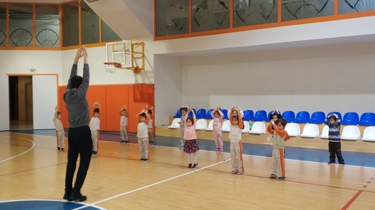 Halkalı Okul Öncesi Deniz Yıldızı Grubu Öğrencileri Beceri Koordinasyon Dersinde