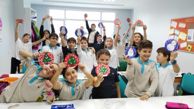 Halkalı Okyanus’ta 5. ve 6. Sınıflardan Yeni Yıl Etkinliği