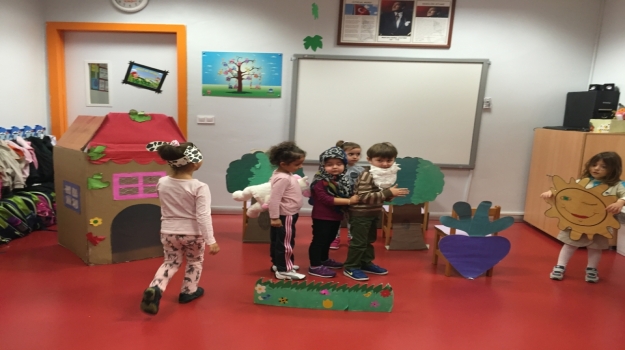 Halkalı Okyanus Koleji Ağaçlar Grubu Türkçe Dil Etkinliği Dersinde