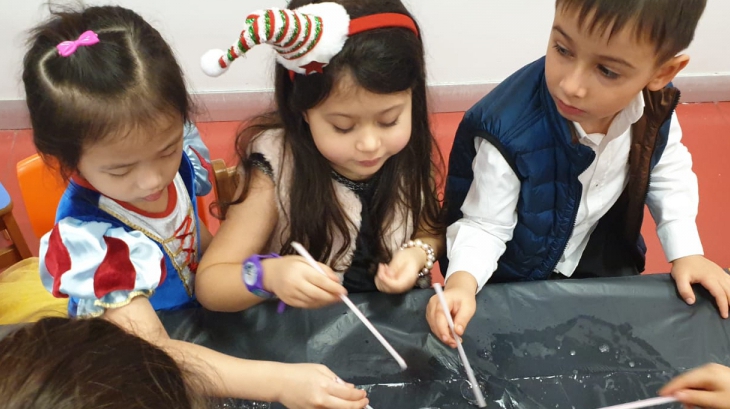 Halkalı Okyanus Koleji Okul Öncesi Yıldızlar Grubu Mad Science Etkinliğinde