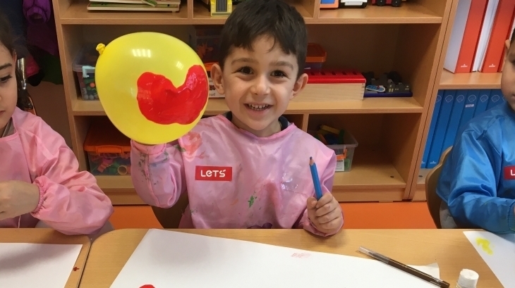 İnciler Sınıfından “Balon baskısıyla Tırtıl Yapıyorum” Etkinliği