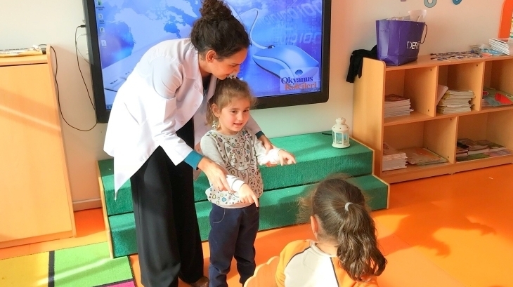 İnciler Sınıfı 'Bilingual' Dersinde