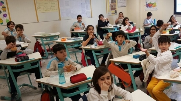Sancaktepe Kampüsünde İngilizce Dersi Sandviç Etkinliği