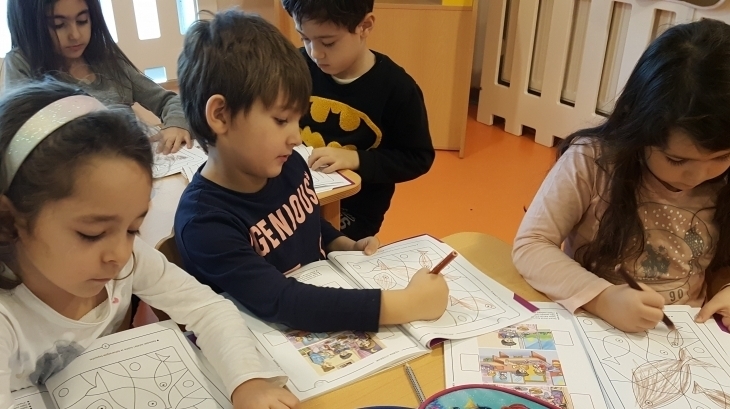 Kemerburgaz Okyanus Koleji Gökkuşağı Grubu Okuma Yazmaya Hazırlık Dersinde