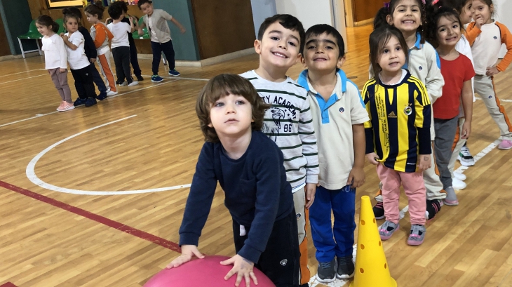 Kemerburgaz Okyanus Koleji Yunuslar Grubu Öğrencileri Beceri Ve Koordinasyon Dersinde