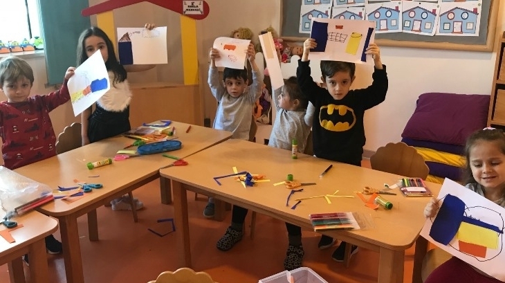Kemerburgaz Okyanus Koleji Yunuslar Grubu Sanat Dersinde