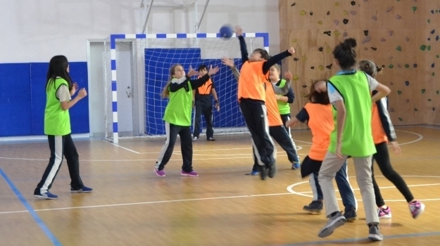 Konyaaltı Okyanus Kolejinde Hentbol Turnuvası