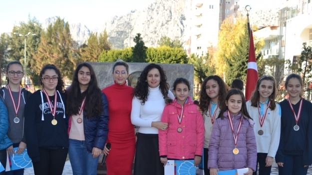 Konyaaltı Kampüsünde TEOG Sınavlarında Dereceye Giren Öğrenciler Ödüllerini Aldı