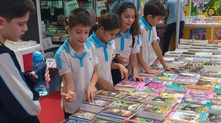 Lara Okyanus Koleji Ortaokulu Kademesi Kitap Fuarı'nda