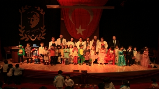 Masal Kahramanları Beylikdüzü Okyanus Sahnesinde