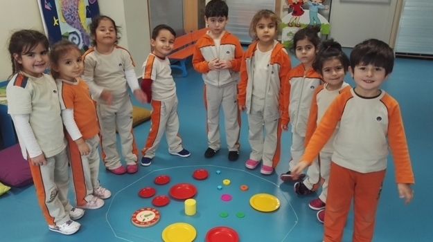 Mavişehir Balıklar Grubu Şekilleri Oyun Oynayarak Öğreniyorlar