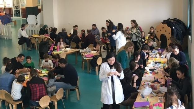 Mimaroba Okyanus Koleji Okul Öncesi Kademesi Veli Etkinliği Oyun Atölyesinde