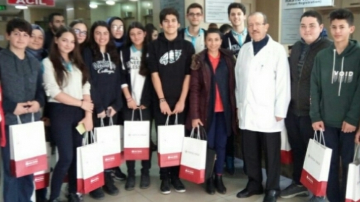Nilüfer Kampüsü Tıp ve Sağlık Kariyer Kulübü Öğrencileri Hayat Hastanesinde