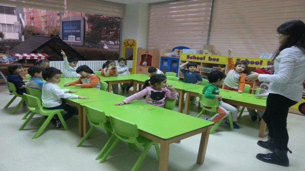Okyanus Kolejleri Beylikdüzü Okul Öncesi Mercan Sınıfı Tombala Oynuyor