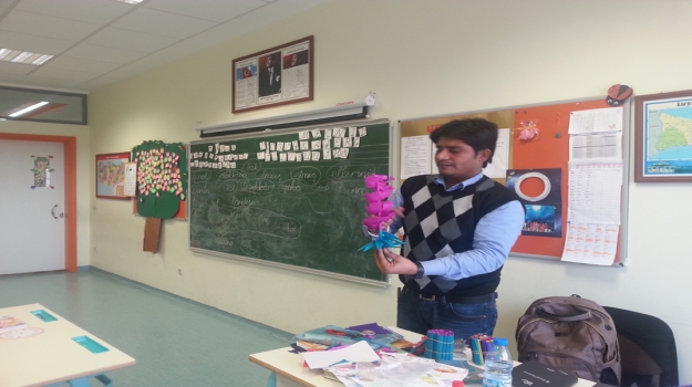 İlkokul Öğrencilerine Origami Gösterisi