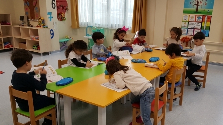 Sancaktepe Okyanus Koleji Okul Öncesi Balıklar Grubu Öğrencileri Okuma Yazmaya Hazırlık Etkinliğinde