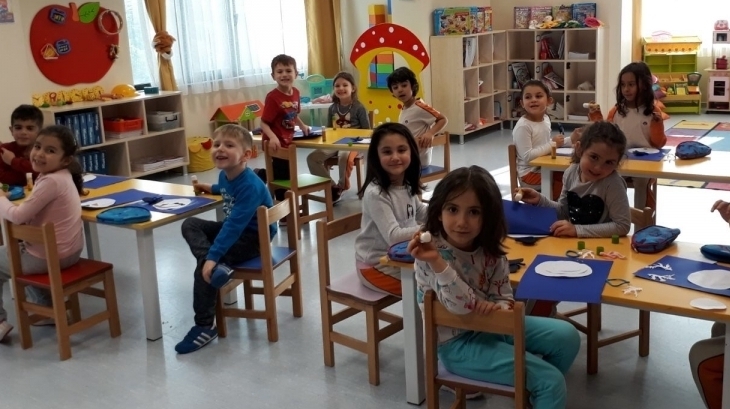 Sancaktepe Okyanus Koleji Okul Öncesi Yıldızlar Grubu Öğrencileri Sanat Etkinliğinde