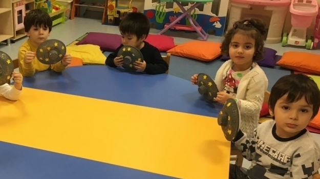Sancaktepe Okyanus Okul Öncesi Çiçekler Grubu Öğrencileri Sanat Etkinliğinde